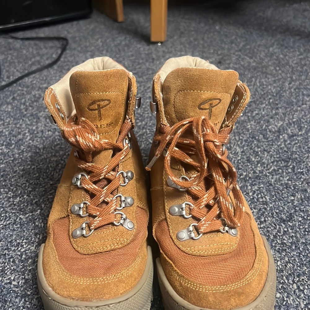 Erem Women’s Hiking Boots size 6.5